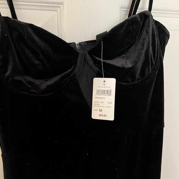 Laney Rhinestone Pearl velvet dress - Picture 6 of 7